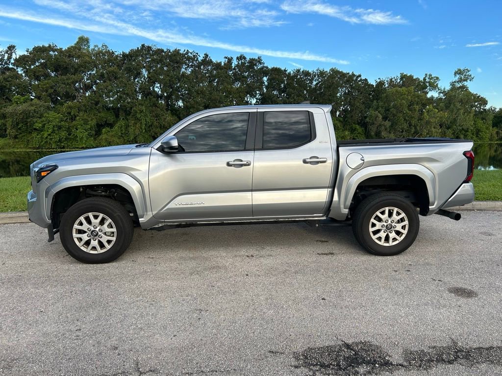2024 Toyota Tacoma SR5 photo 2