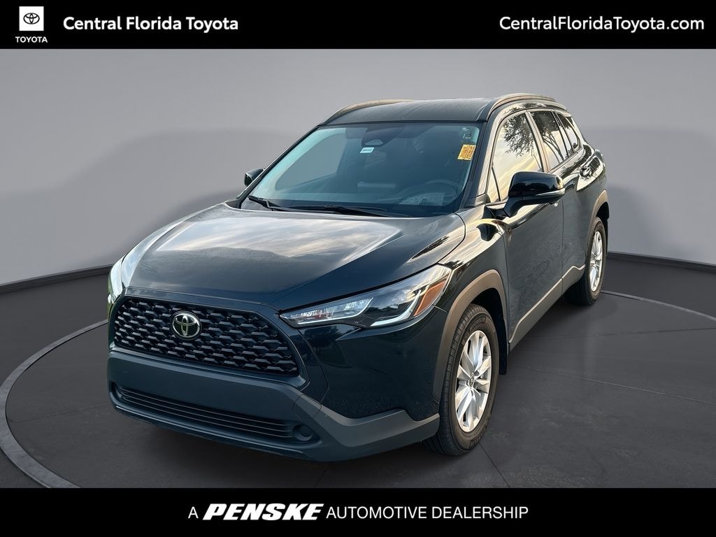 Used 2024 Toyota Corolla Cross LE SUV