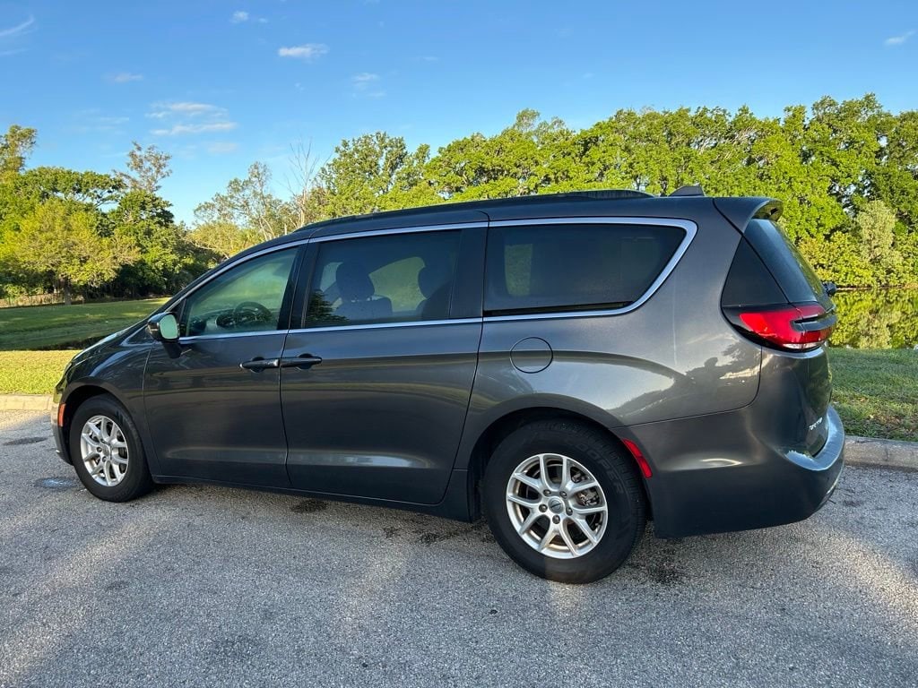 Used 2022 Chrysler Pacifica Touring L Van Passenger Van