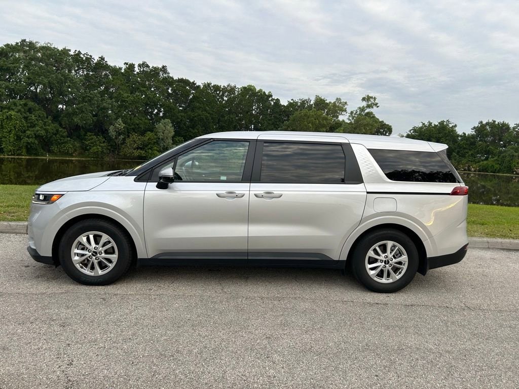 Used 2023 Kia Carnival LX Seat Package Minivan/Van