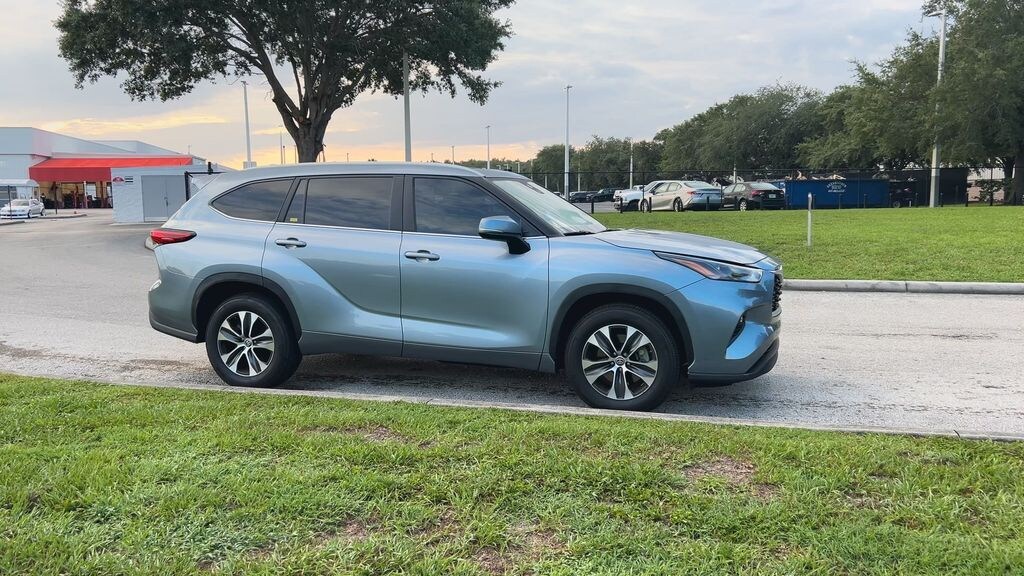 Used 2023 Toyota Highlander XLE SUV