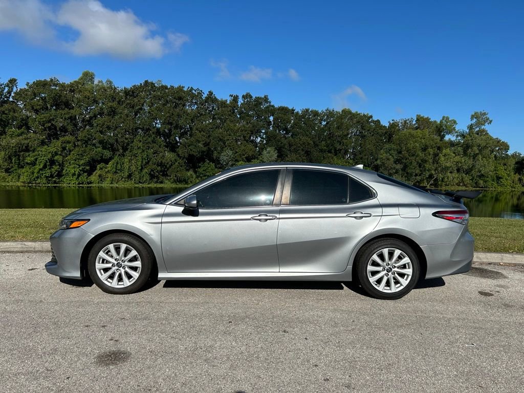 2019 Toyota Camry LE photo 2