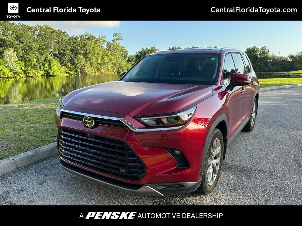 2024 Toyota Grand Highlander Limited FWD's photo