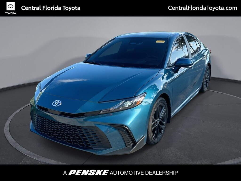 Used 2025 Toyota Camry SE Sedan