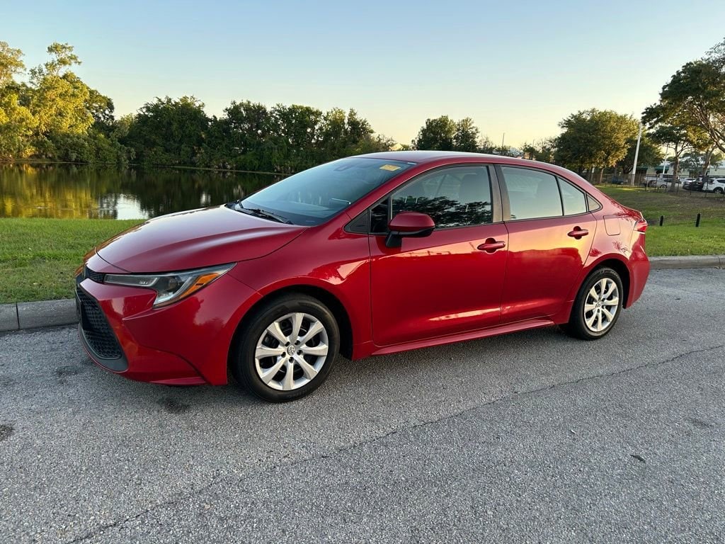 Used 2021 Toyota Corolla LE Sedan