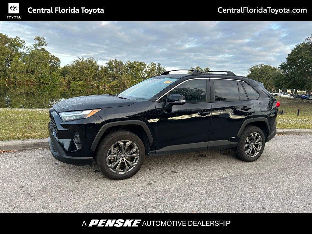 2022 Toyota RAV4 XLE Premium's photo