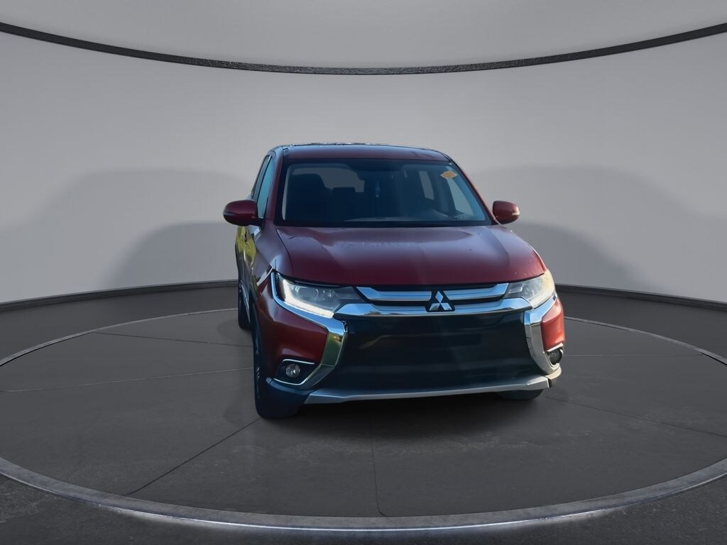 Used 2017 Mitsubishi Outlander SE SUV