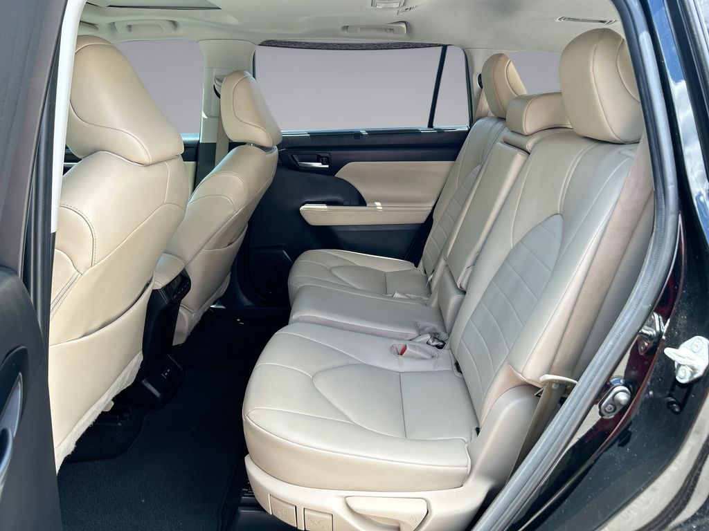 2023 Toyota Highlander XLE - Photo 31