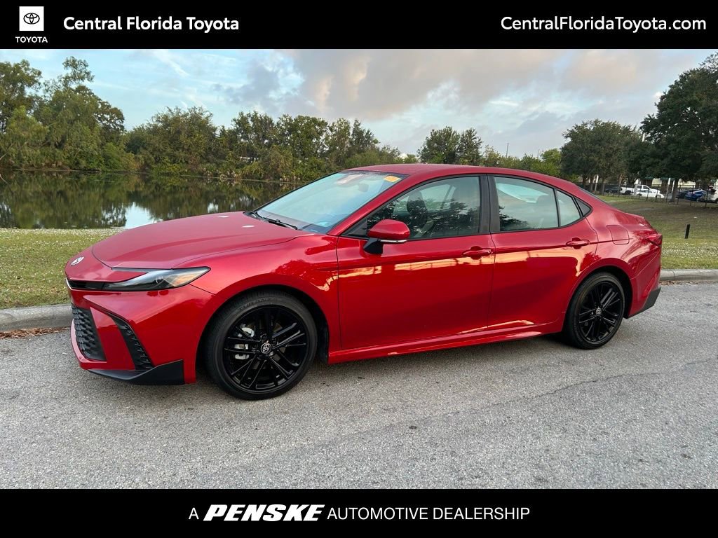 2026 Toyota Camry SE's photo