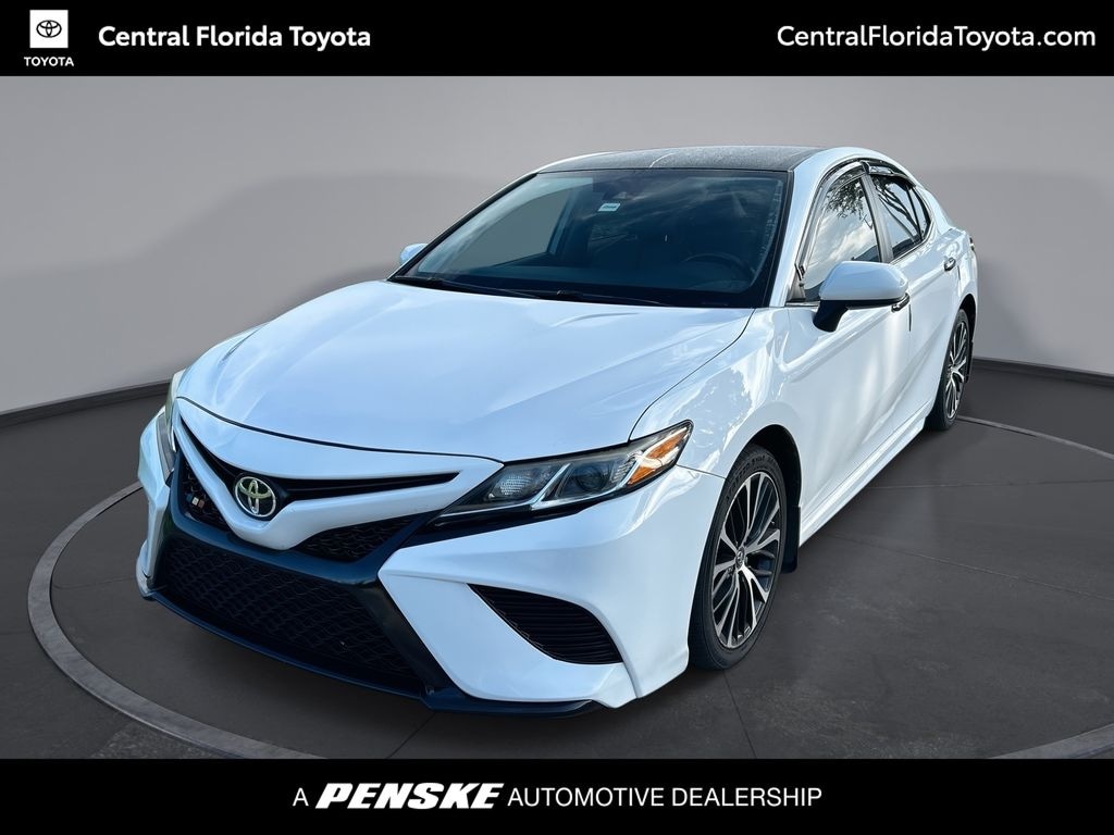 Used 2019 Toyota Camry SE Sedan