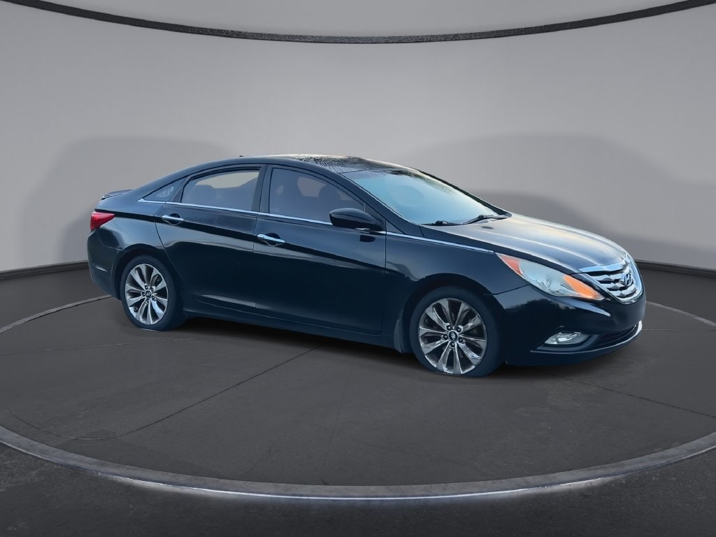 Used 2013 Hyundai Sonata SE with VIN 5NPEC4AC6DH777918 for sale in Orlando, FL