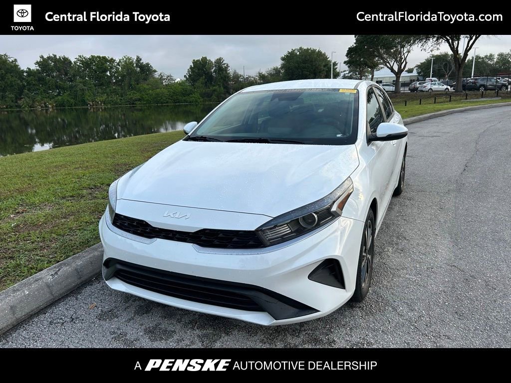 2024 Kia Forte LXS AT's photo