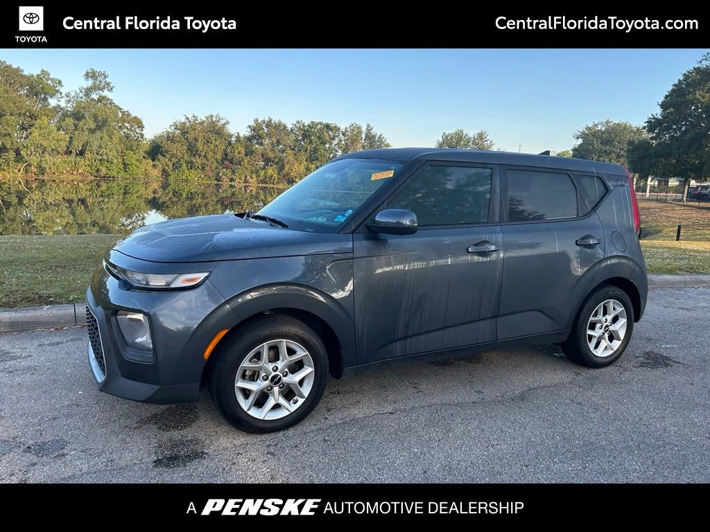 2022 Kia Soul LX's photo