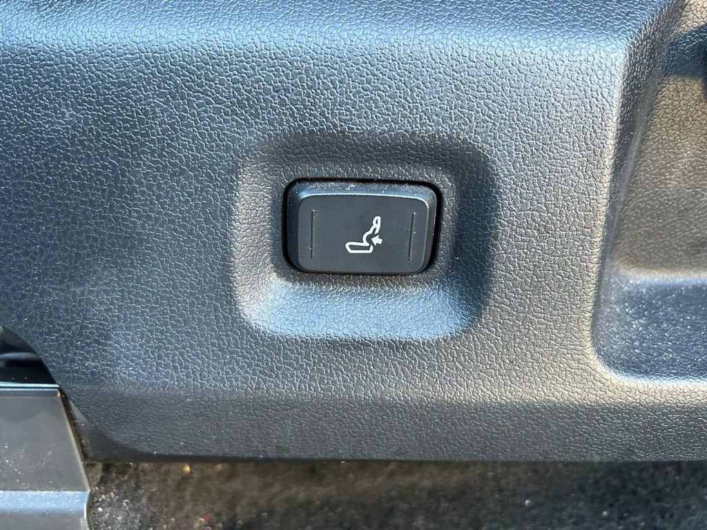 2024 Toyota Tacoma SR5 - Photo 16