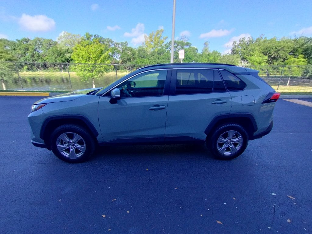 Used 2022 Toyota RAV4 XLE with VIN 2T3W1RFV2NW193995 for sale in Orlando, FL