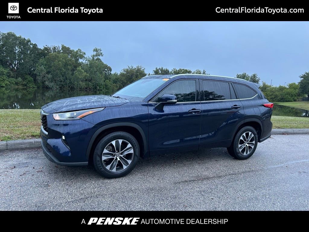 2021 Toyota Highlander XLE's photo