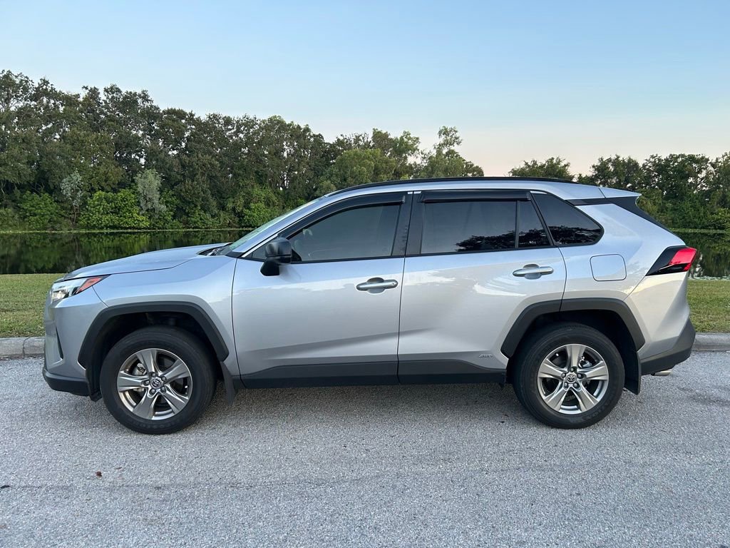 2025 Toyota RAV4 Hybrid LE photo 2