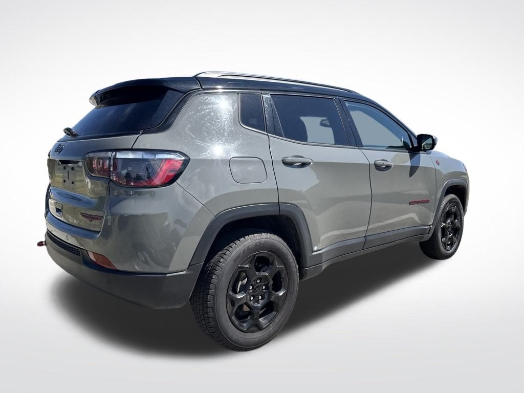 2024 Jeep Compass Trailhawk photo 3