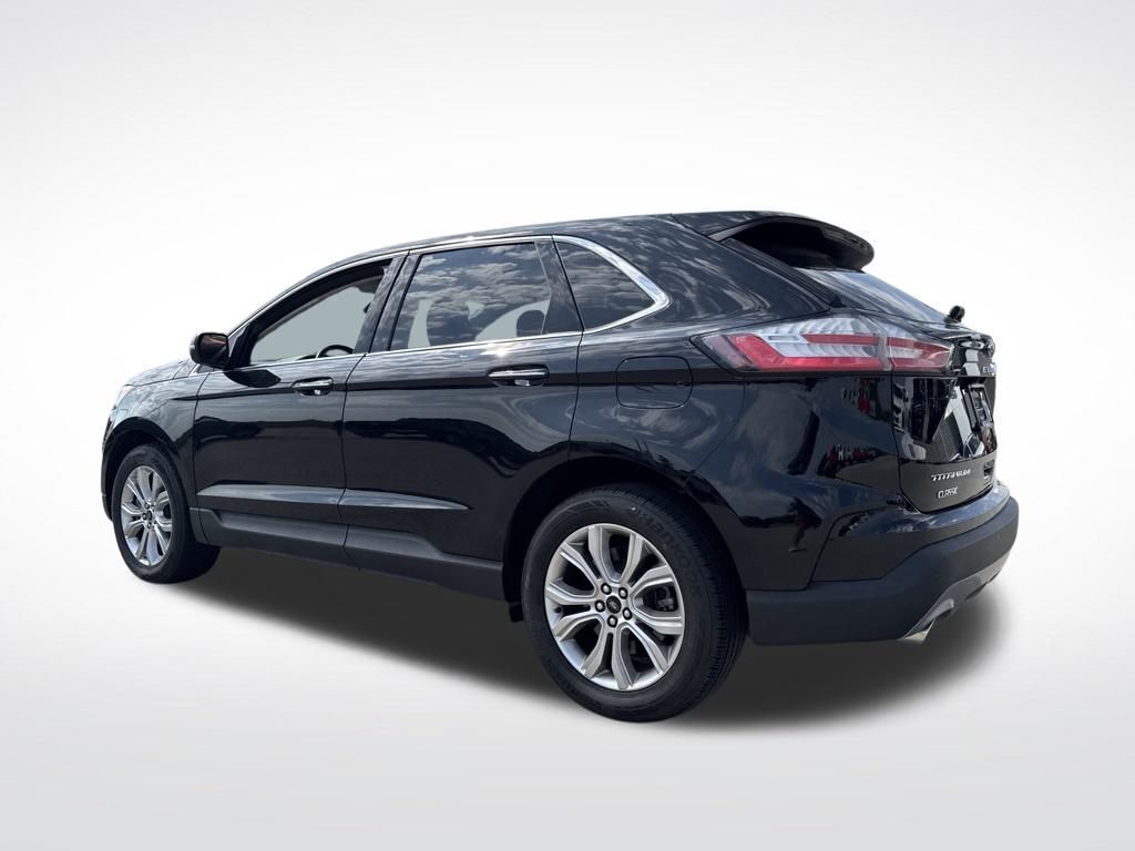 2024 Ford Edge Titanium photo 3