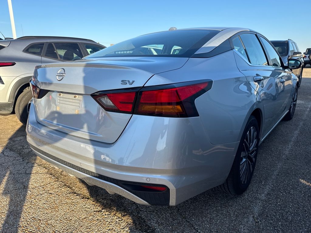 2023 Nissan Altima 2.5 SV photo 4