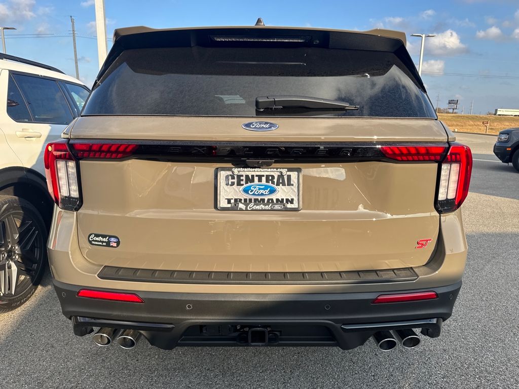 2026 Ford Explorer ST - Photo 8