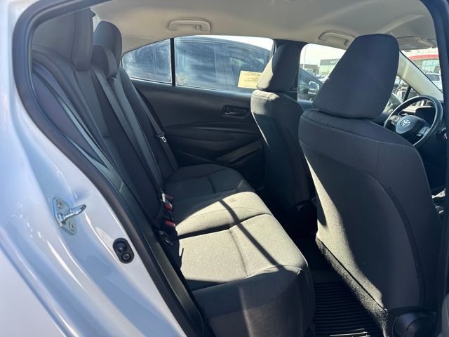 2025 Toyota Corolla LE photo 3