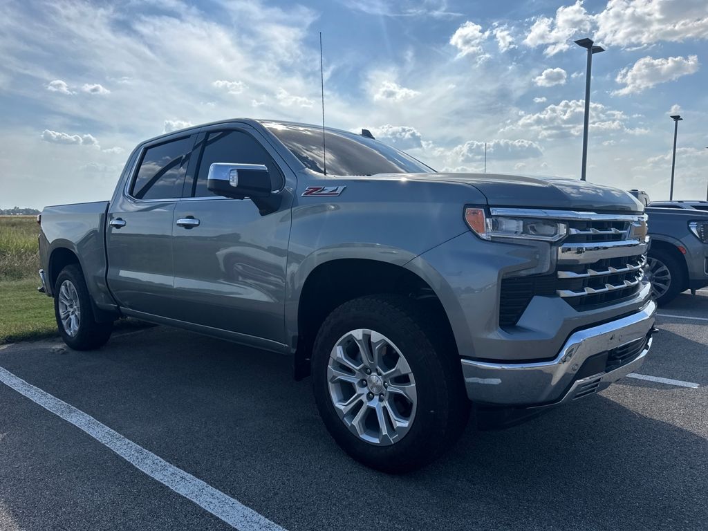 2024 Chevrolet Silverado 1500 LTZ photo 3