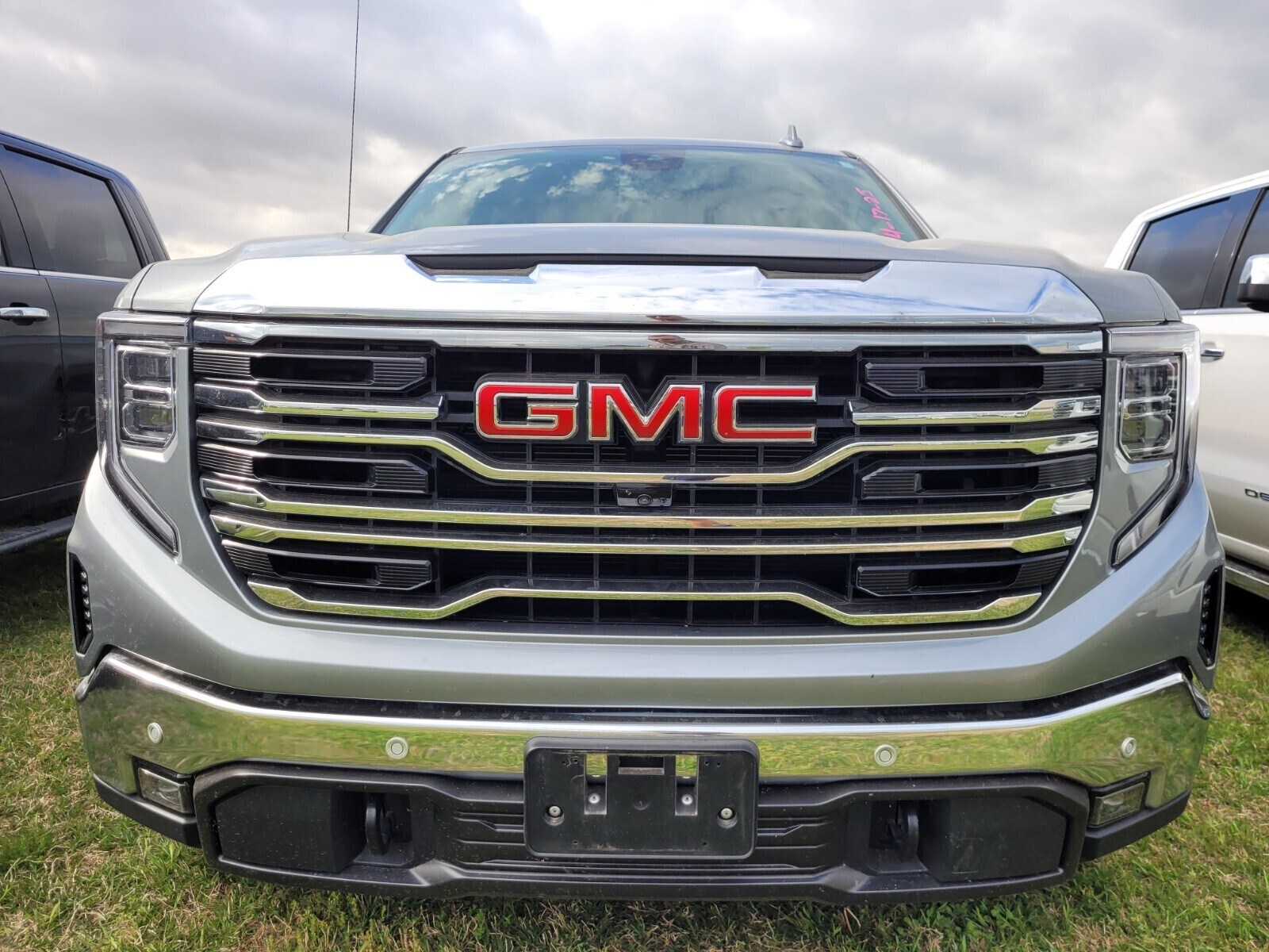2024 Gmc Sierra 1500 SLT photo 2