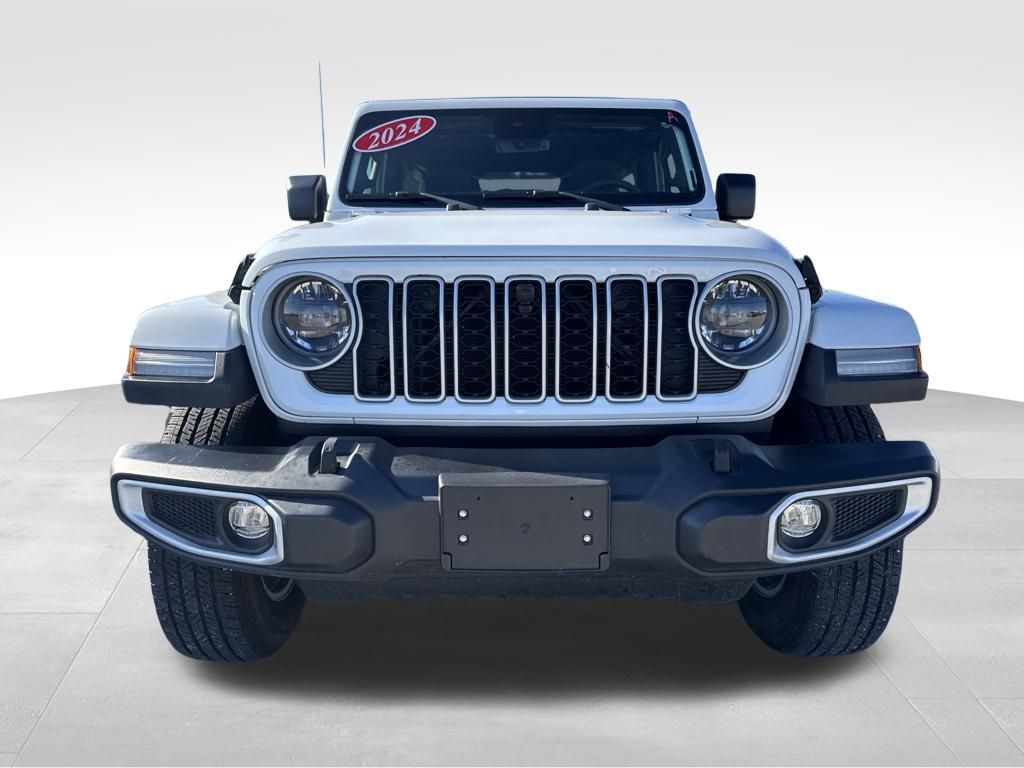 2024 Jeep Wrangler Sahara photo 2