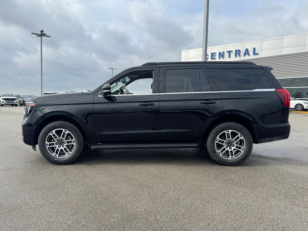 2026 Ford Expedition Active - Photo 3