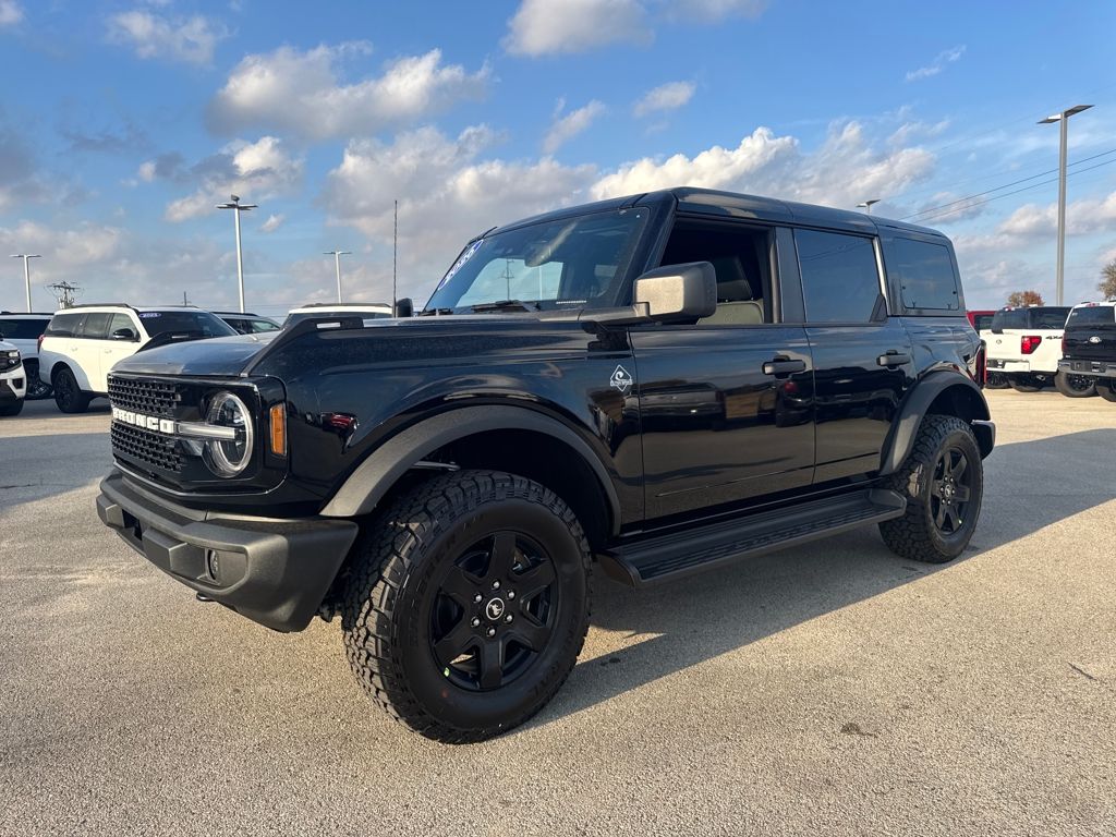 2025 Ford Bronco 4-Door Outer Banks's photo