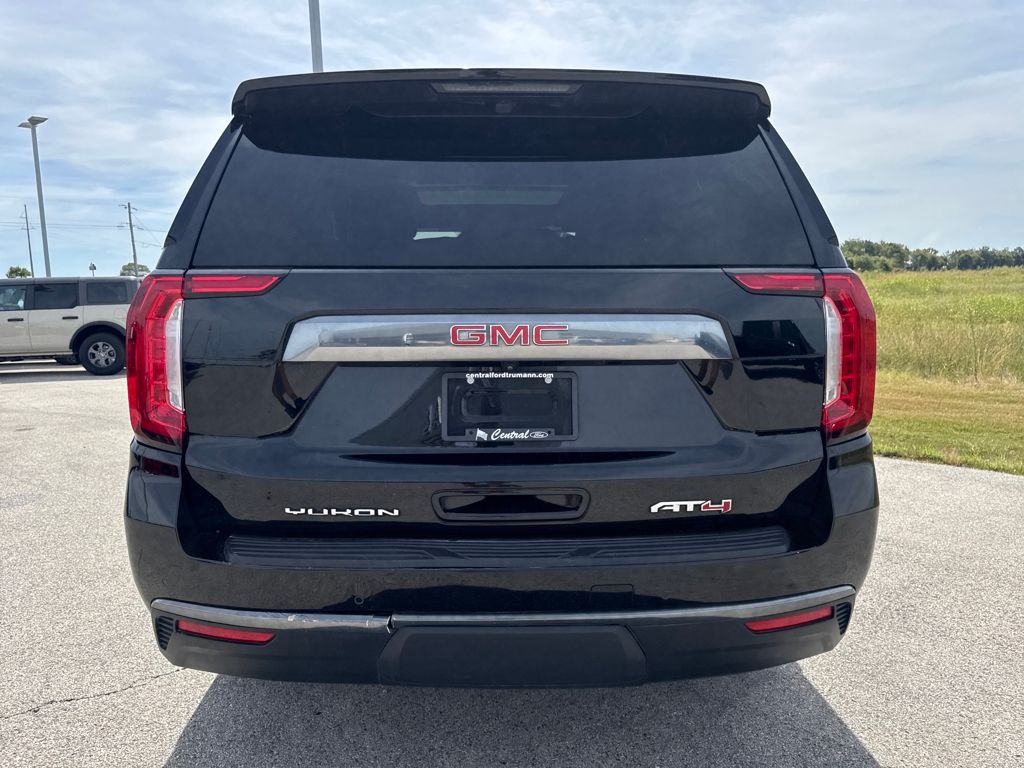 2021 Gmc Yukon AT4 photo 3