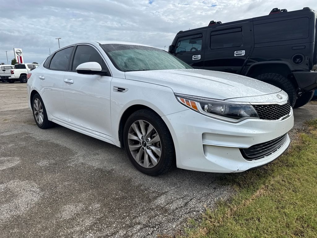 2018 Kia Optima LX photo 3