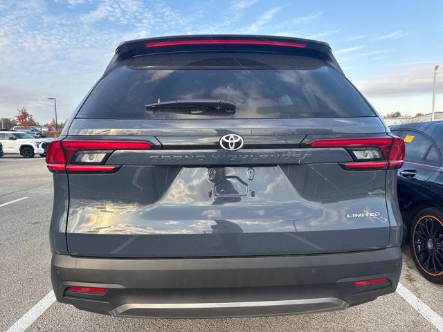 2025 Toyota Grand Highlander Limited photo 3