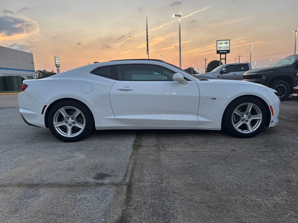 2020 Chevrolet Camaro 1LT photo 3