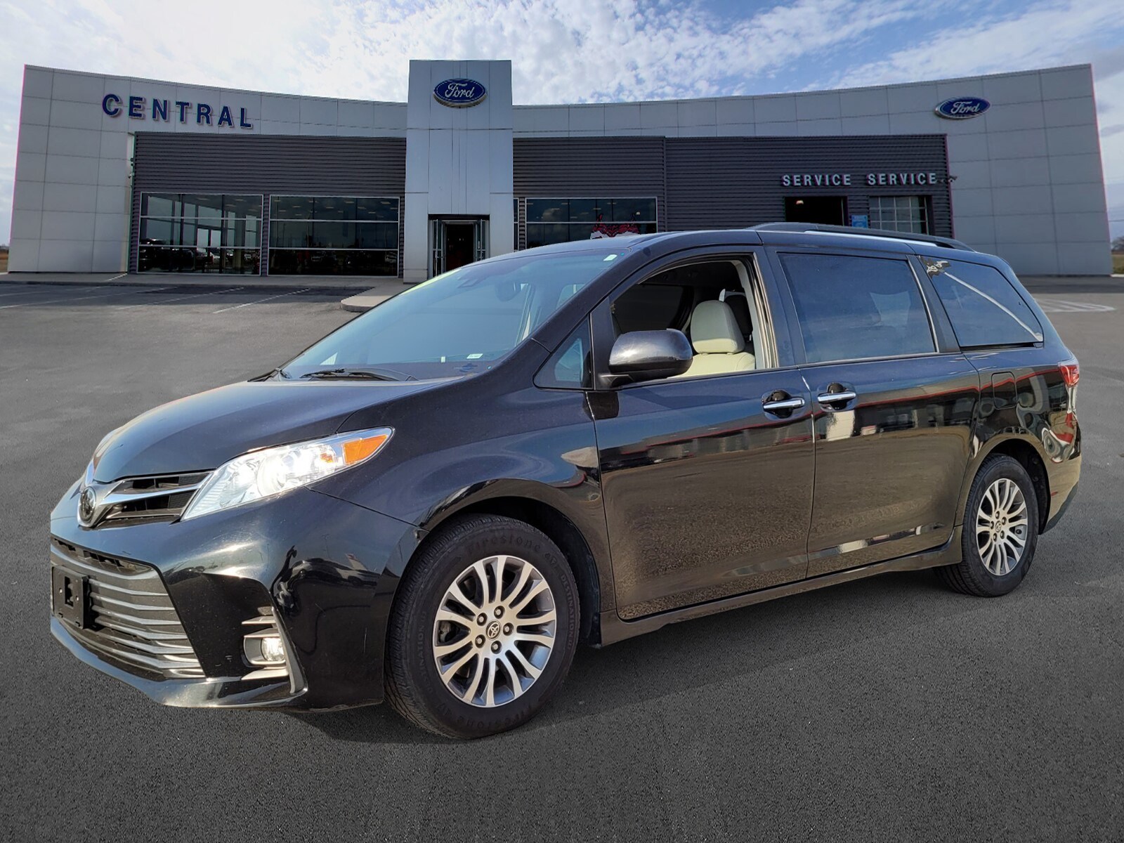 Used 2020 Toyota Sienna XLE Van for Sale in Trumann, AR