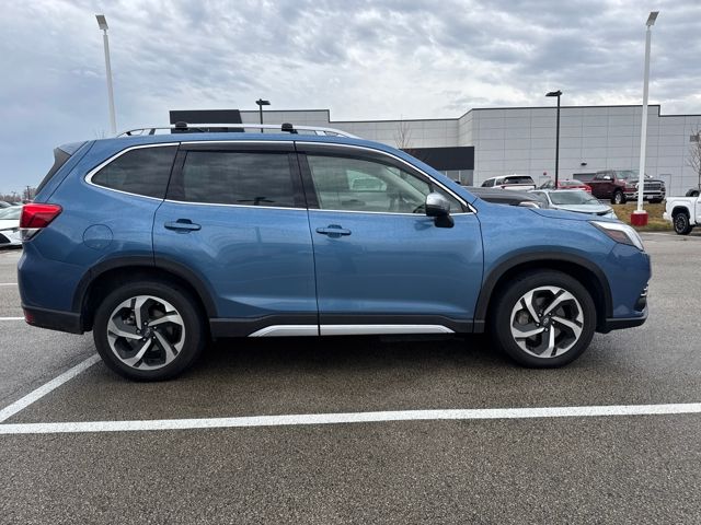 2023 Subaru Forester Touring photo 2