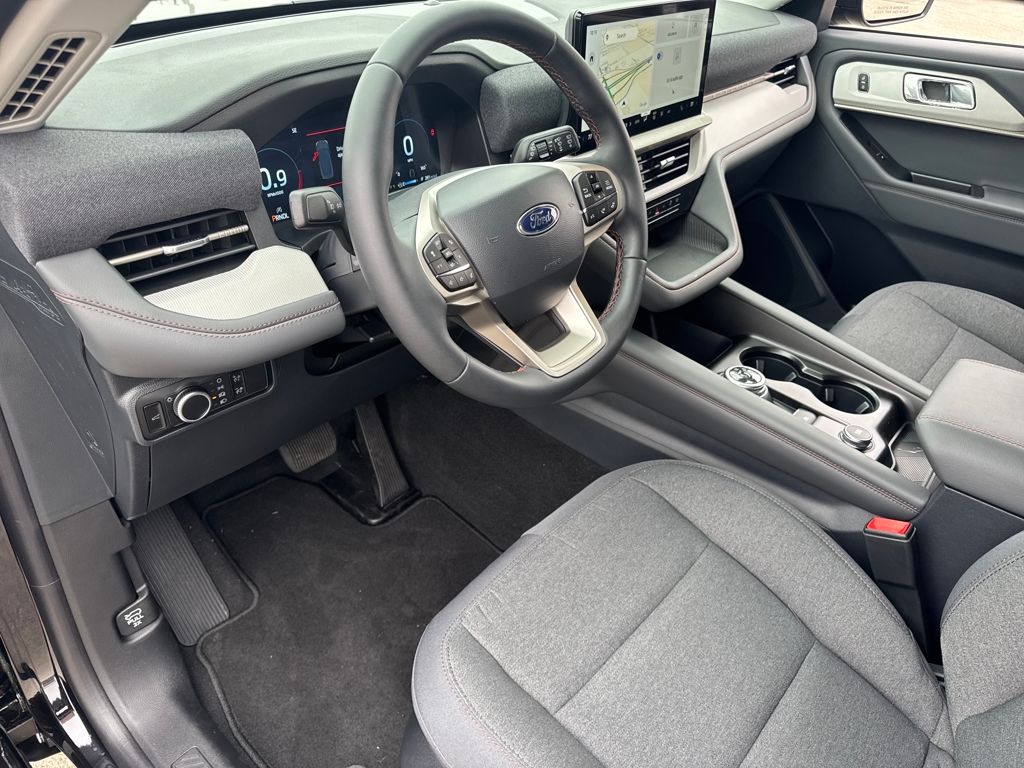 2026 Ford Explorer Active - Photo 16