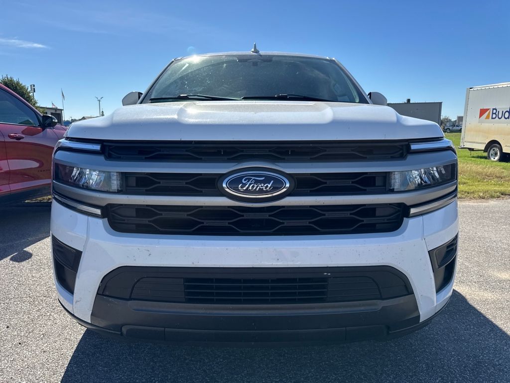 2022 Ford Expedition XLT photo 2
