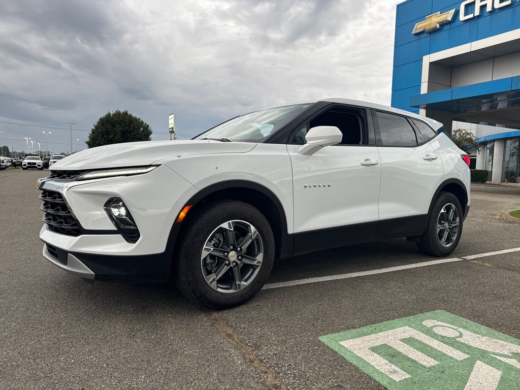2025 Chevrolet Blazer 2LT's photo