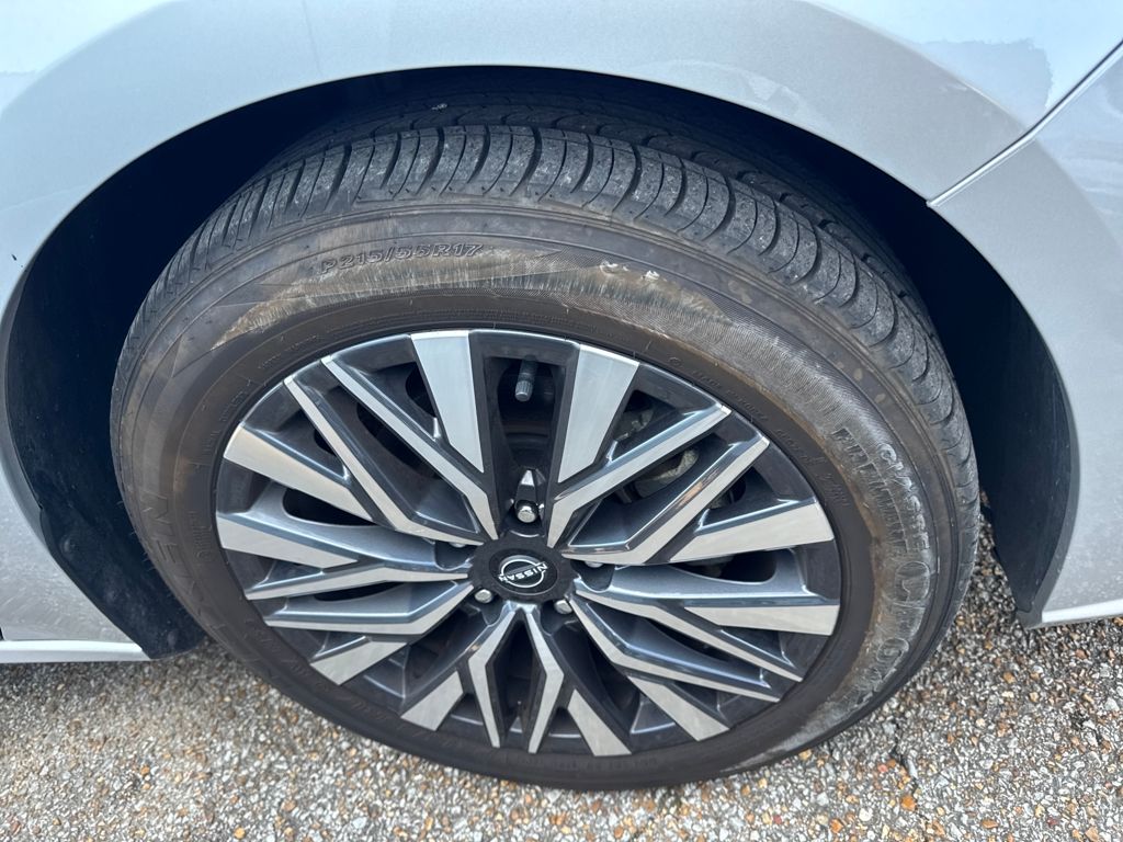 2023 Nissan Altima 2.5 SV photo 3