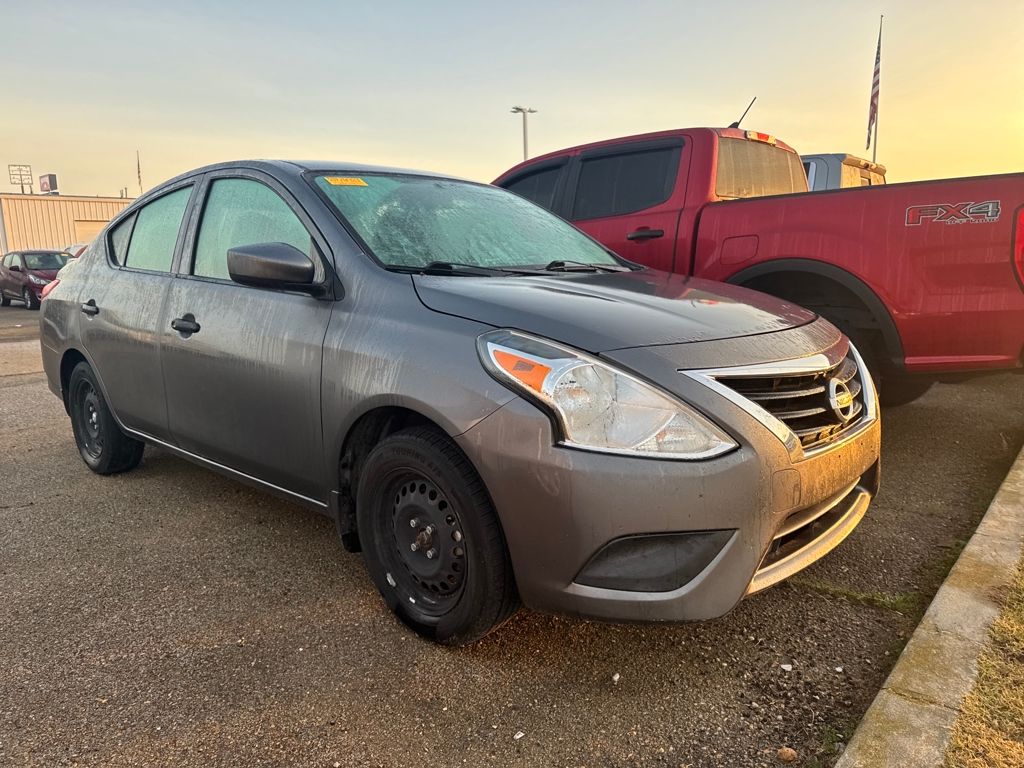 2018 Nissan Versa 1.6 Plus photo 3