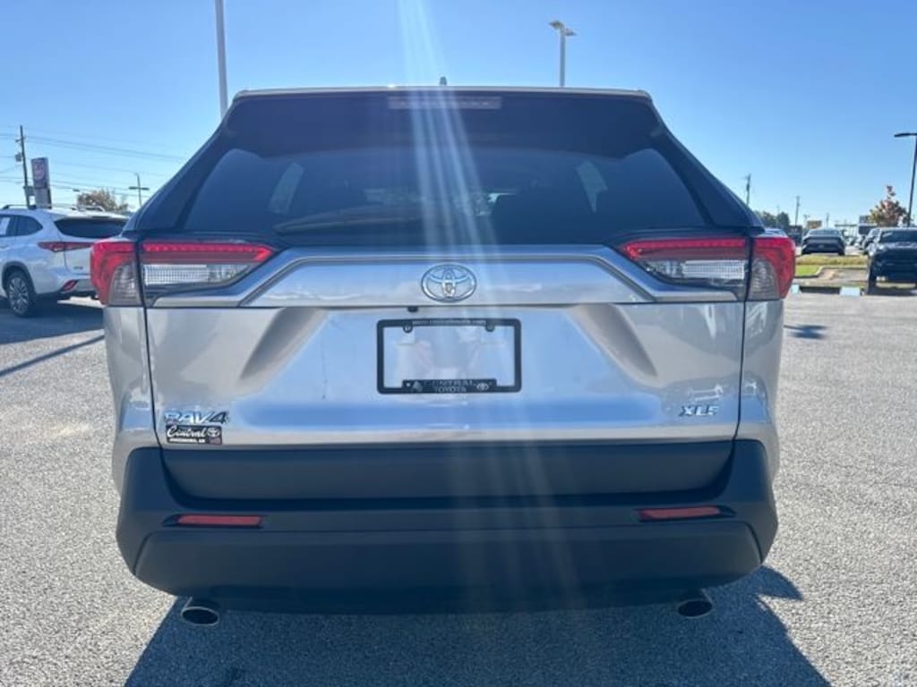 Used 2020 Toyota RAV4 XLE SUV
