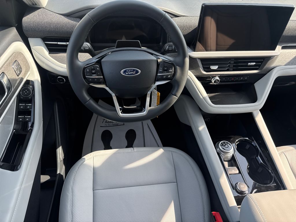 2026 Ford Explorer Platinum - Photo 10