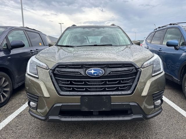 2023 Subaru Forester Premium photo 2