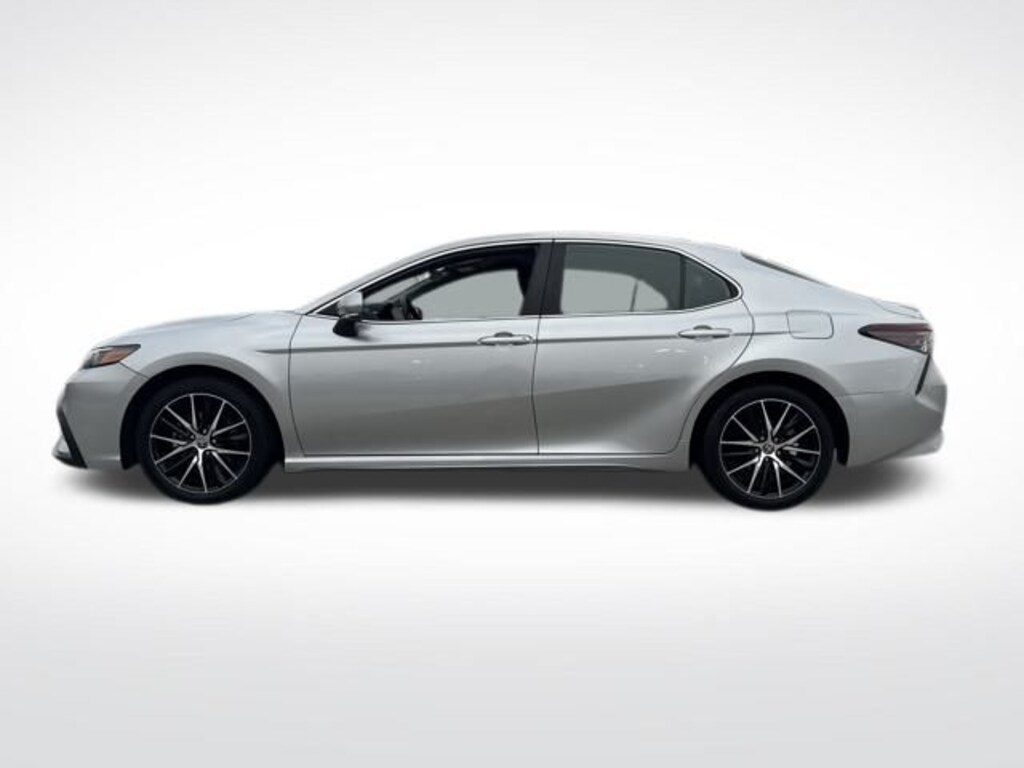 Used 2023 Toyota Camry SE Sedan