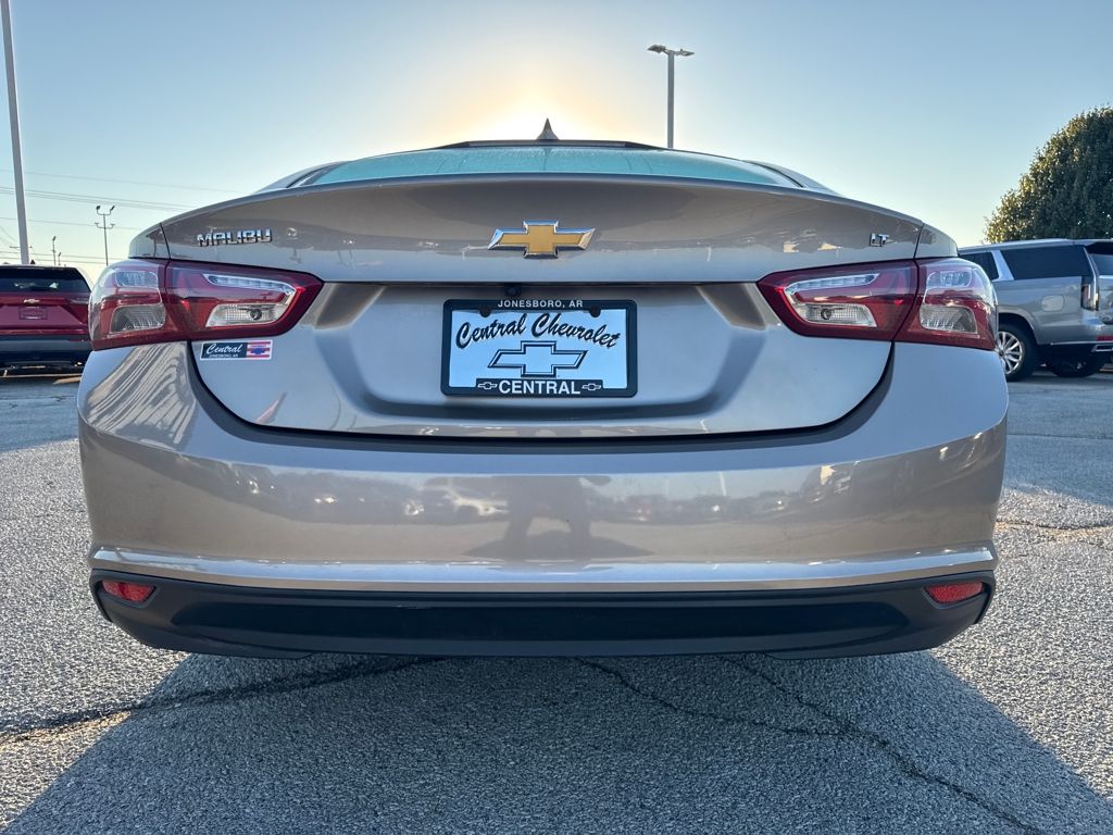 2022 Chevrolet Malibu 1LT photo 4