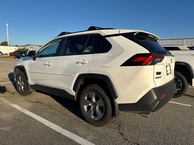 2025 Toyota RAV4 XLE photo 3