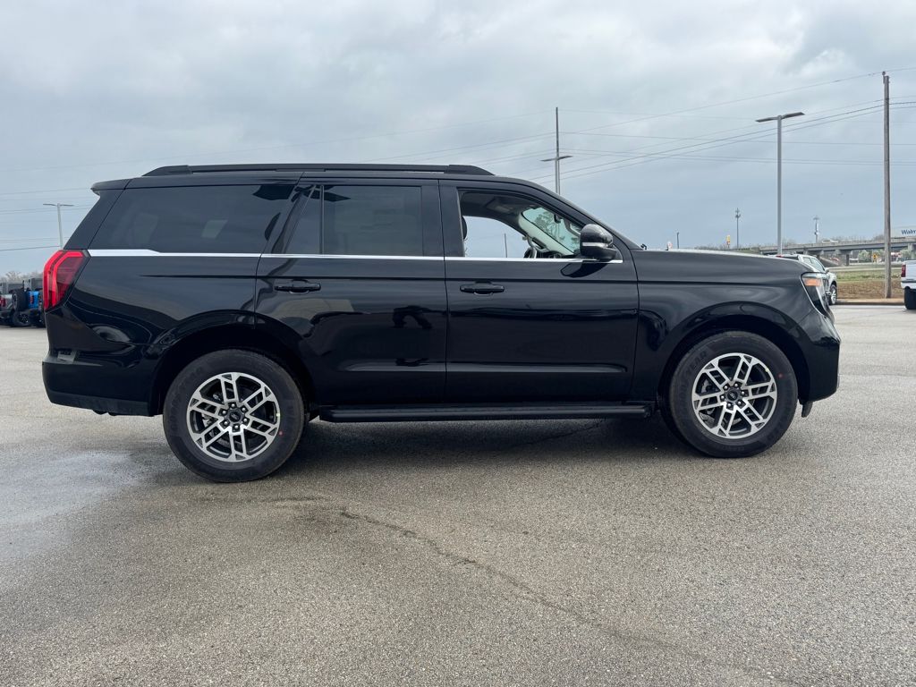 2026 Ford Expedition Active - Photo 7