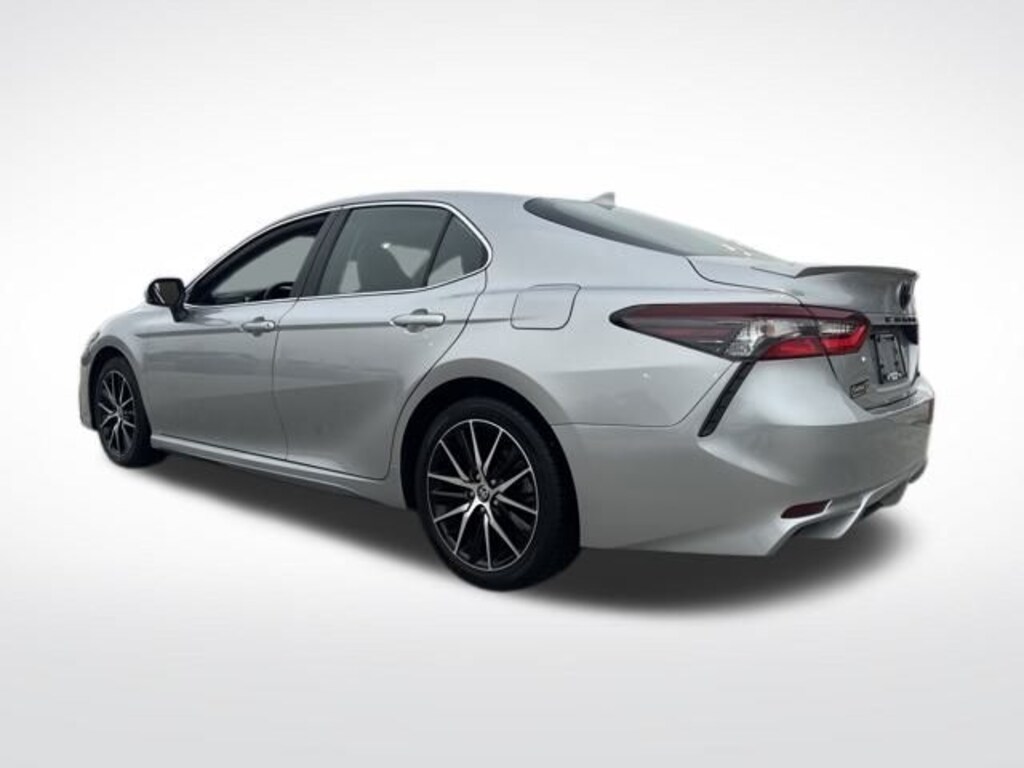 Used 2023 Toyota Camry SE Sedan